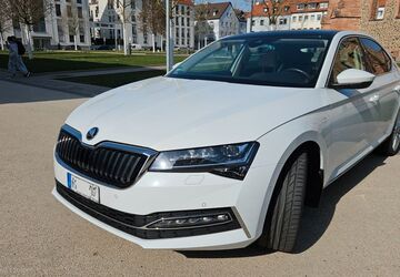 Skoda Superb 28.500 km 30.500 &euro; Hanau 63450