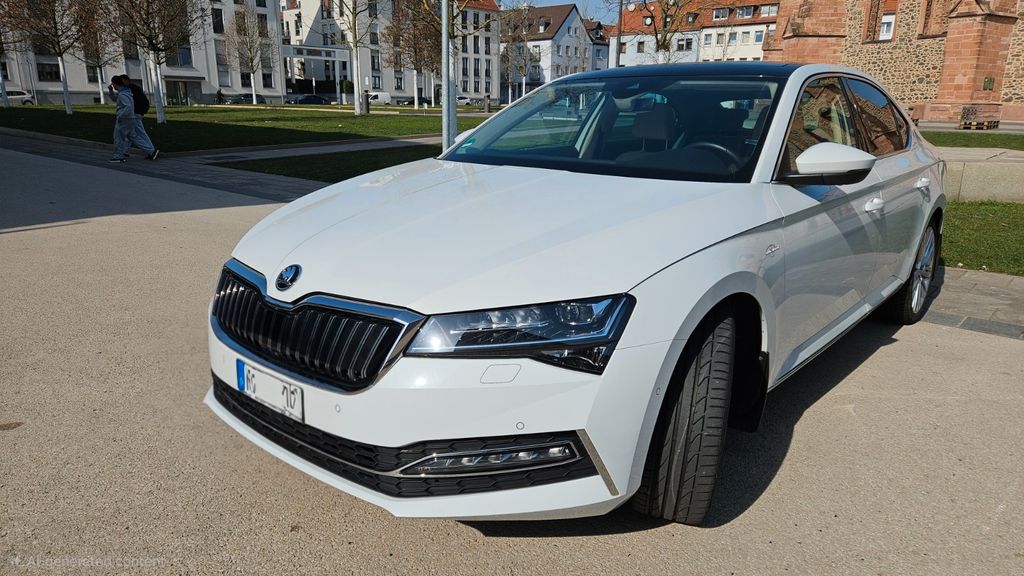 Skoda Superb 28.500 km 30.500 &euro; Hanau 63450