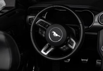 Ford Mustang 30.500 km 45.900 &euro; Mörfelden Walldorf 64546