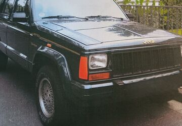 Jeep Cherokee 101.378 km 15.000 &euro; Frankfurt am Main 60325