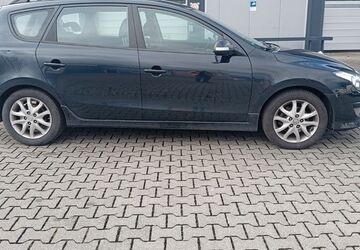 Hyundai i30 312.000 km 2.450 &euro; Hanau 63452