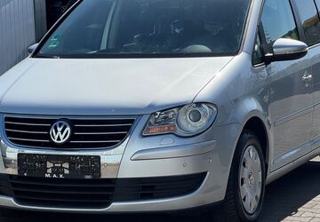 VW Touran 175.974 km 4.999 &euro; Offenbach am Main 63075
