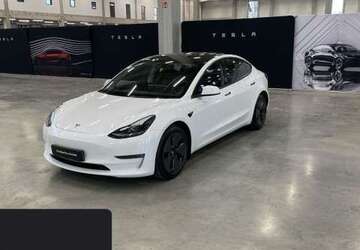Tesla Model 3 49.752 km 32.300 &euro; Hanau 63457