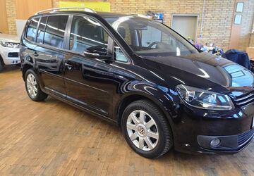 VW Touran 128.300 km 11.300 &euro; Büttelborn 64572