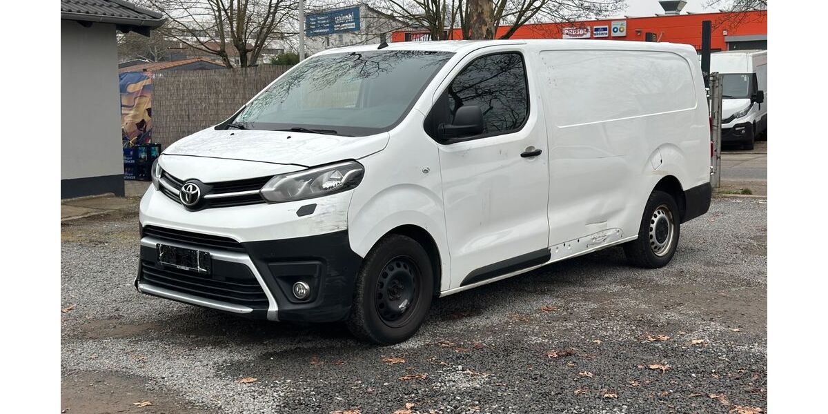 Toyota Proace (Verso) 135.000 km 10.490 &euro; Darmstadt 64293