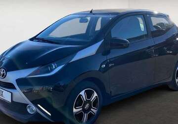 Toyota Aygo 76.700 km 10.700 &euro; Offenbach 63071