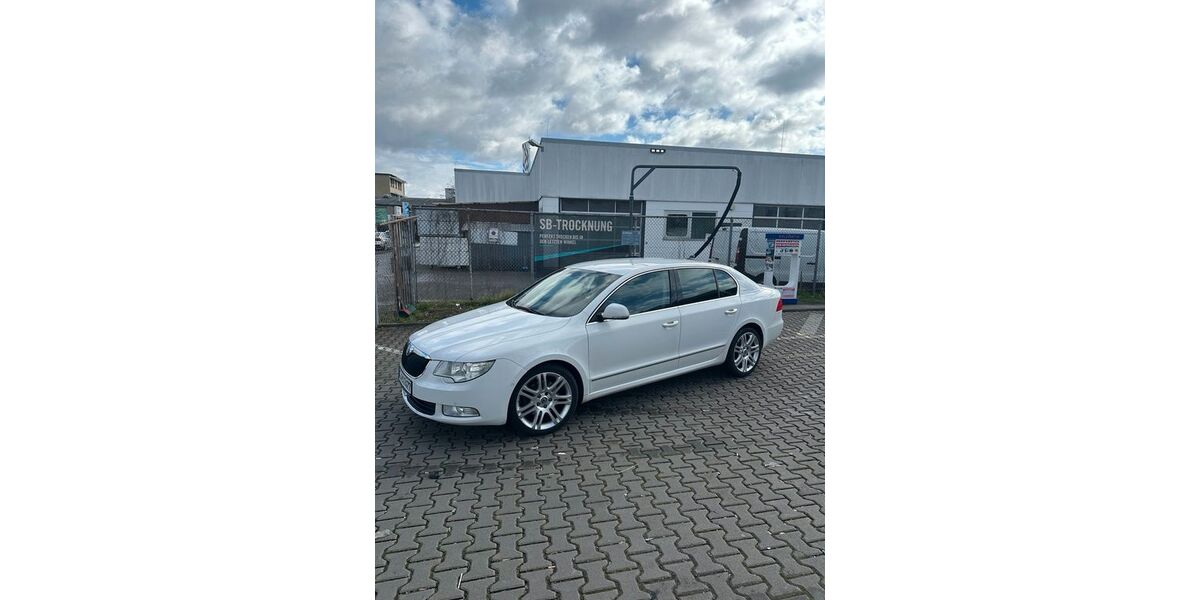 Skoda Superb 305.000 km 6.900 &euro; Frankfurt am Main 60529