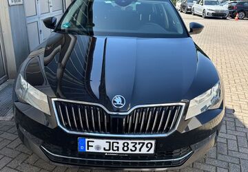 Skoda Superb 136.600 km 16.499 &euro; Frankfurt am Main 60437
