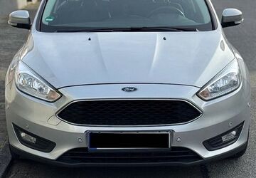 Ford Focus 182.000 km 5.950 &euro; Raunheim 65479