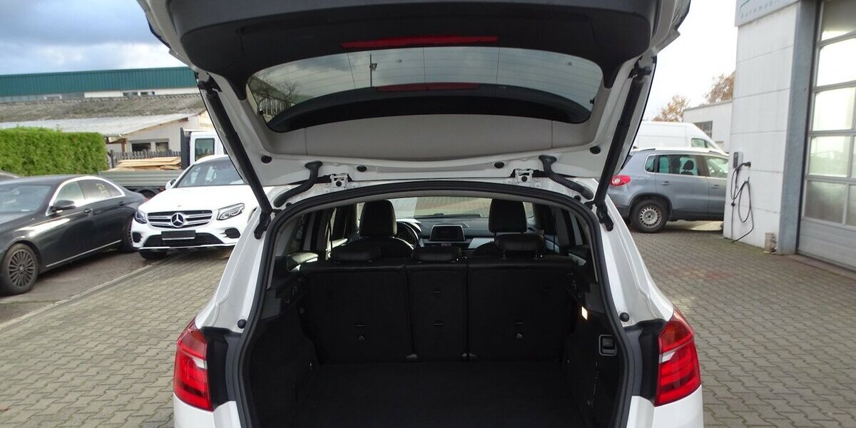 BMW 218 Active Tourer d Panoramadach, Leder, LED Schei 114.982 km 14.790 &euro; Rodgau 63110