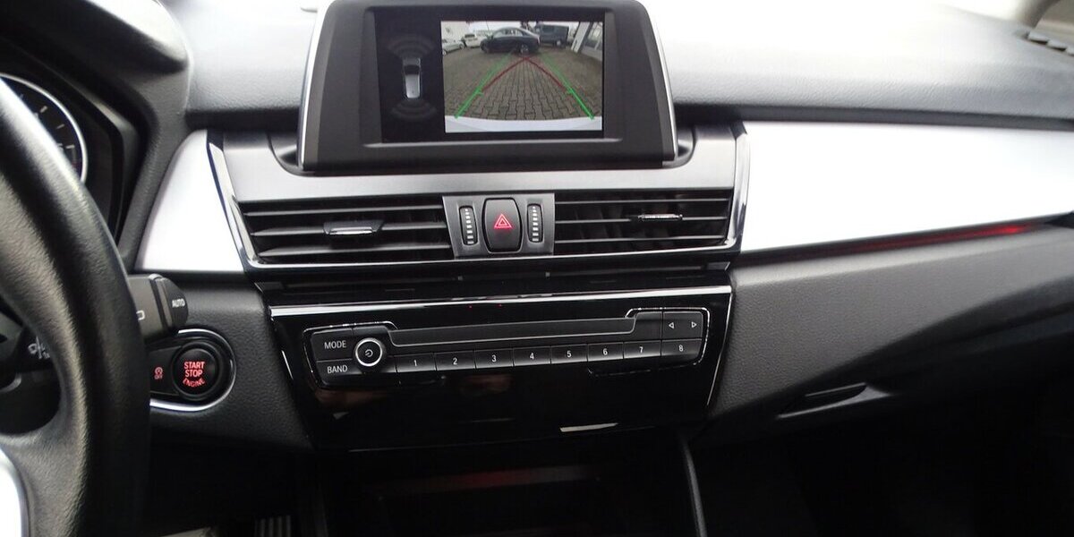 BMW 218 Active Tourer d Panoramadach, Leder, LED Schei 114.982 km 14.790 &euro; Rodgau 63110