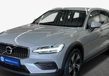 Volvo V60 Cross Country 17.008 km 38.400 &euro; Frankfurt am Main 60486