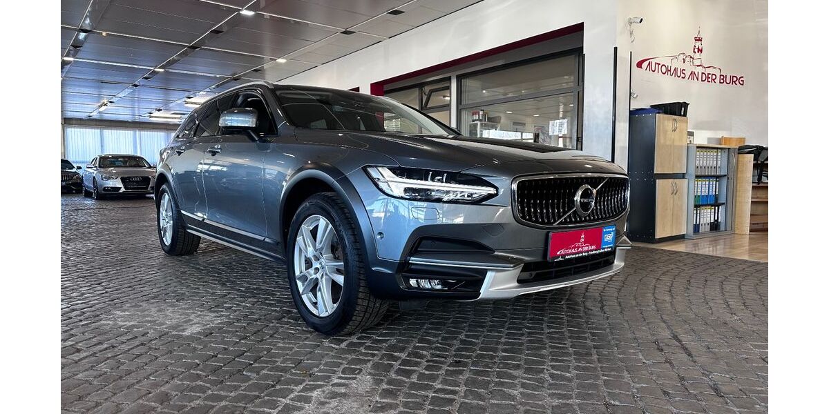 Volvo V90 Cross Country 146.900 km 26.999 &euro; Friedberg (Hessen) 61169