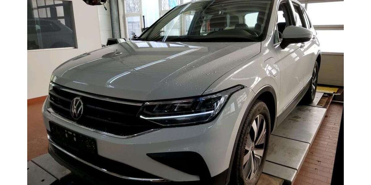 VW Tiguan 64.378 km 24.489 &euro; Darmstadt 64291