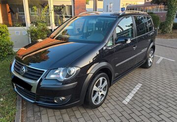 VW Touran 216.000 km 6.700 &euro; Dietzenbach 63128