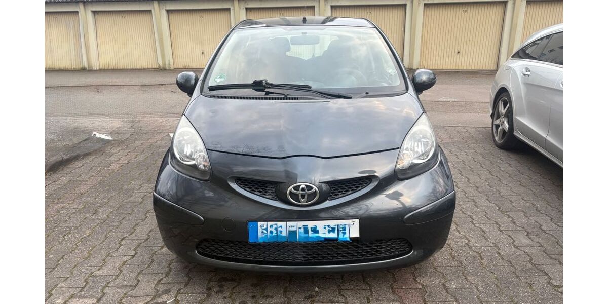 Toyota Aygo (X) 137.000 km 2.500 &euro; Neu-Isenburg 63263