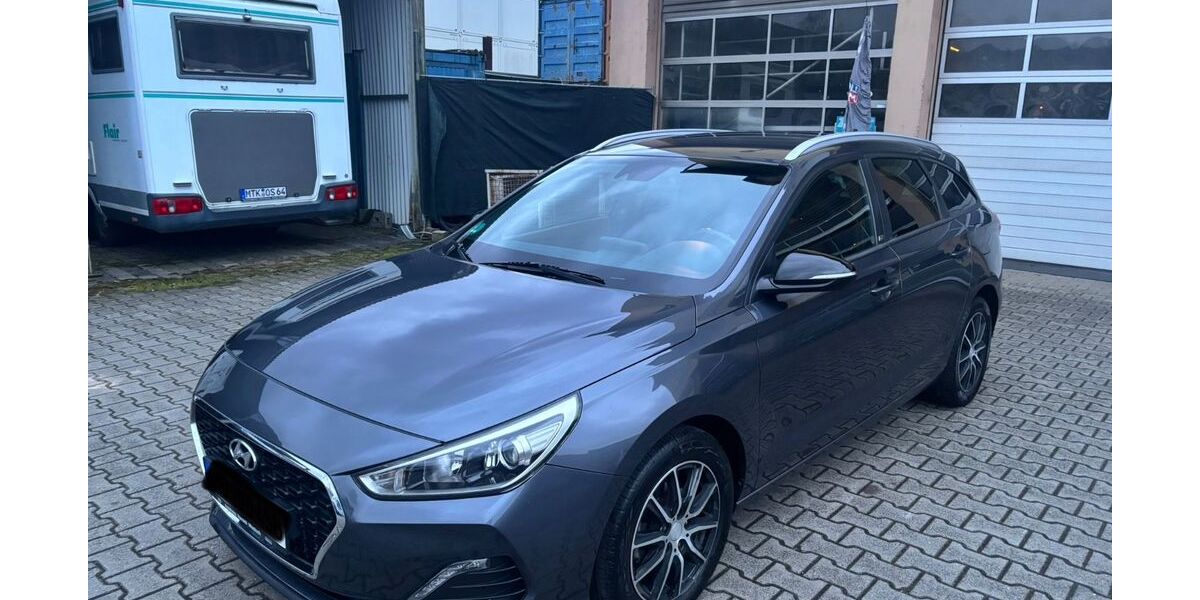 Hyundai i30 132.000 km 9.500 &euro; Frankfurt am Main 65933