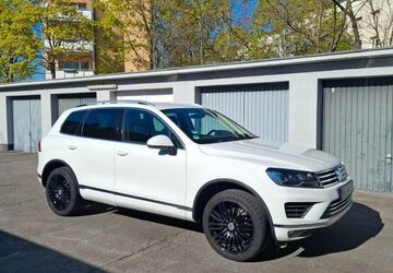 VW Touareg 239.000 km 17.000 &euro; Kelsterbach 65451