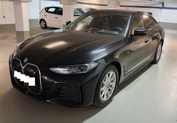 BMW i4 83.299 km 35.900 &euro; Steinbach 61449
