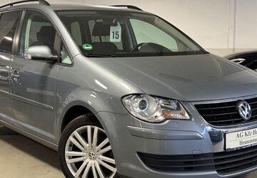 VW Touran 87.200 km 8.950 &euro; Heusenstamm 63150