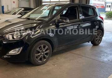Hyundai i20 122.000 km 5.500 &euro; Frankfurt 65933