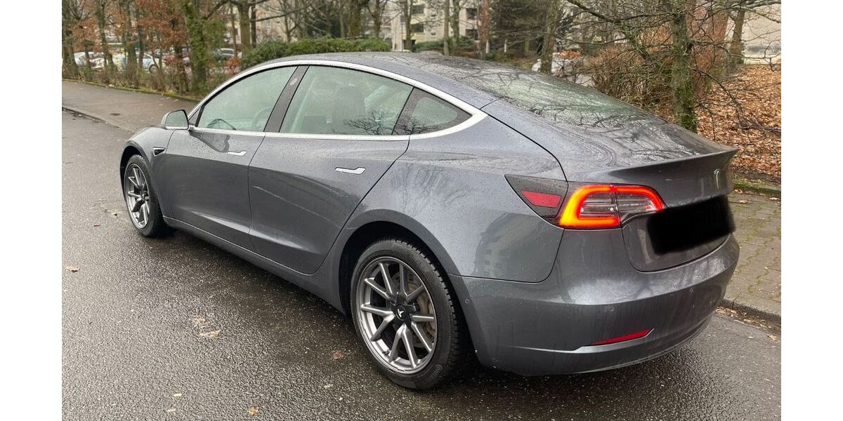 Tesla Model 3 159.000 km 22.499 &euro; Frankfurt 60313