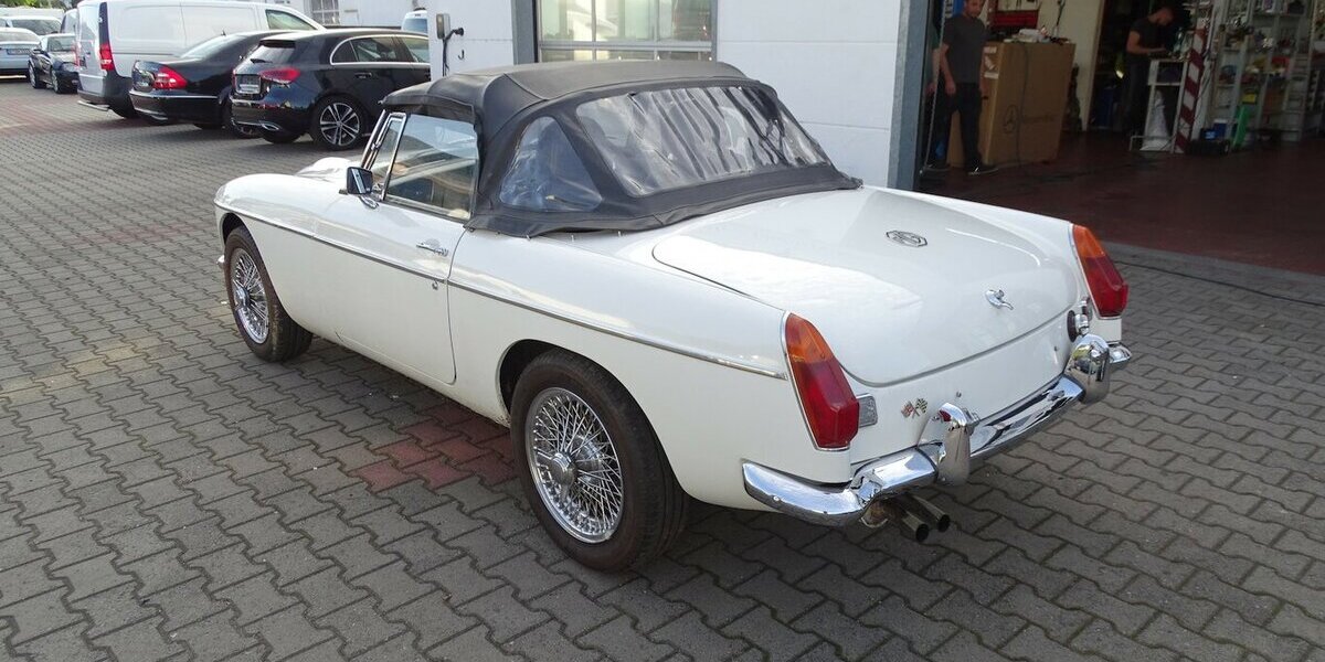 MG B Unikat V8 Alu Motor 2.195 km 22.990 &euro; Rodgau 63110