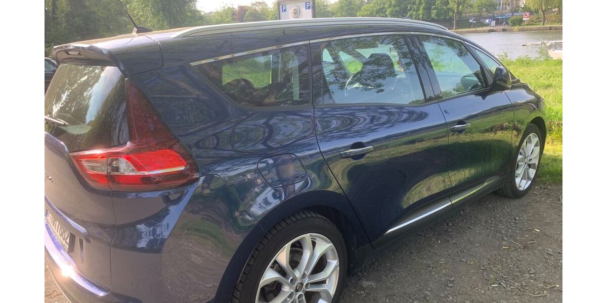 Renault Grand Scenic 124.000 km 11.700 &euro; Frankfurt am Main 60386