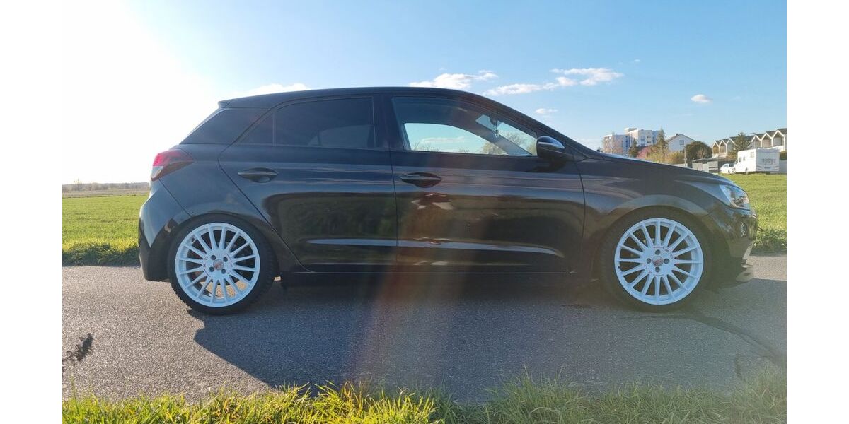 Hyundai i20 45.560 km 12.500 &euro; Rodgau 63110