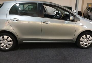 Toyota Yaris 169.000 km 3.200 &euro; Rüsselsheim 65428