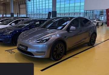 Tesla Model Y 38.497 km 40.800 &euro; Hanau 63457