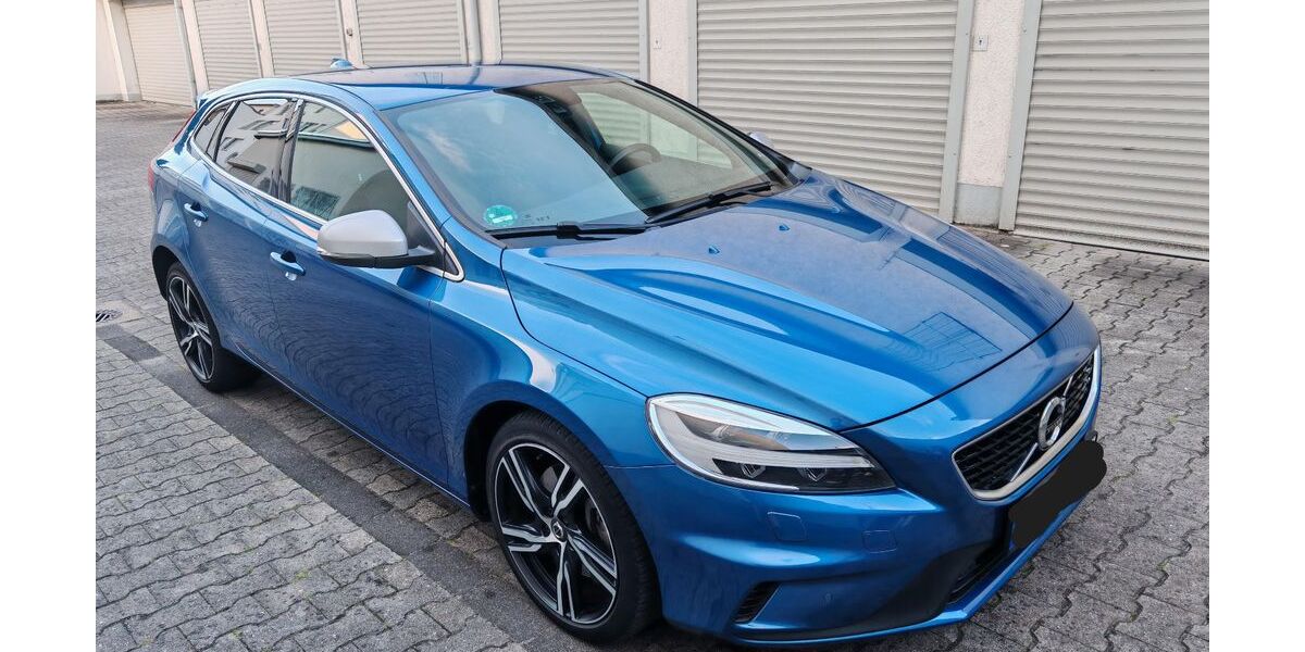 Volvo V40 53.326 km 17.500 &euro; Frankfurt am Main 65933