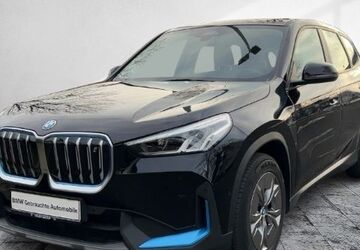 BMW iX1 18.196 km 33.677 &euro; Frankfurt 60314
