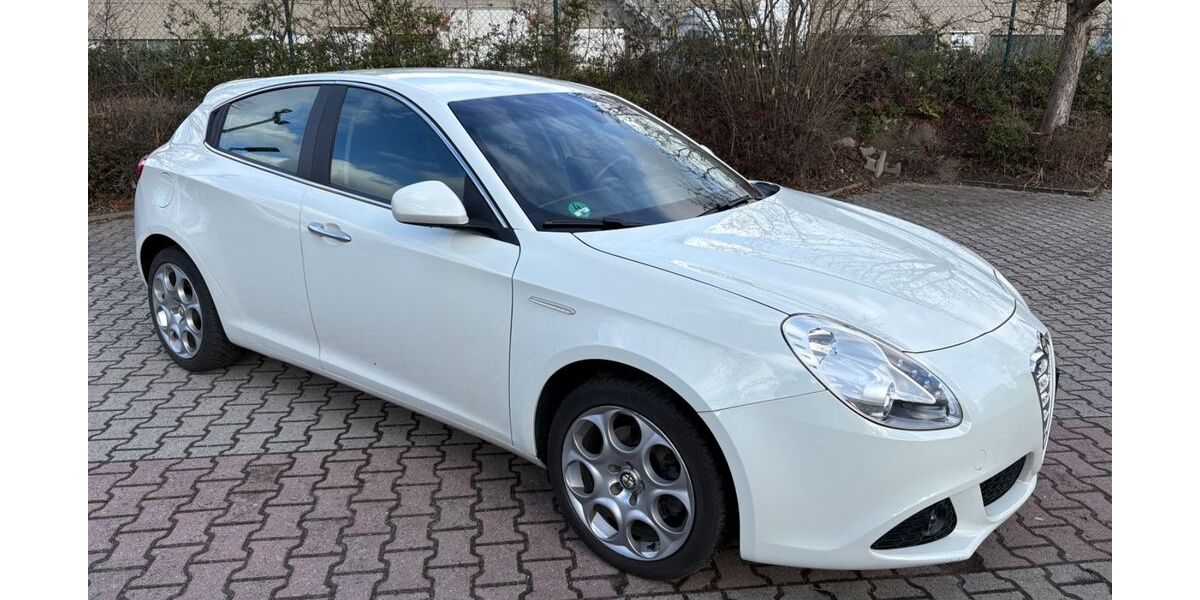 Alfa Romeo Giulietta 163.000 km 6.900 &euro; Frankfurt am Main 60314