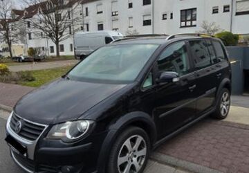 VW Touran 216.000 km 6.200 &euro; Dietzenbach 63128