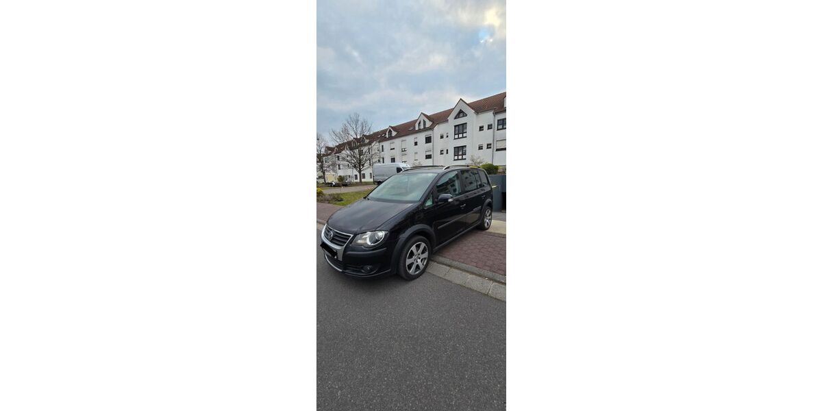 VW Touran 216.000 km 6.200 &euro; Dietzenbach 63128