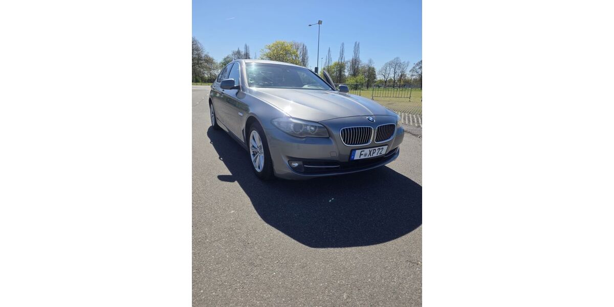 BMW 523 220.000 km 5.600 &euro; Frankfurt am Main 60326