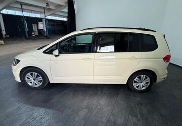 VW Touran 99.000 km 22.999 &euro; Glattb 63864
