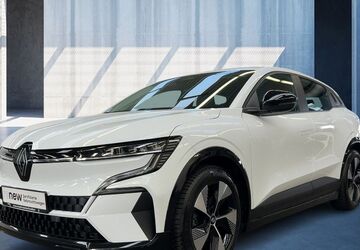 Renault Megane E-TECH 58.544 km 16.910 &euro; Frankfurt / Main 60314