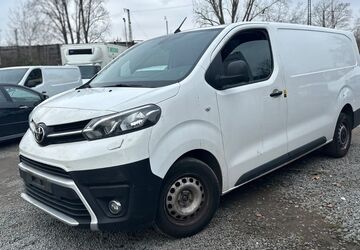 Toyota Proace (Verso) 157.000 km 7.990 &euro; Darmstadt 64293