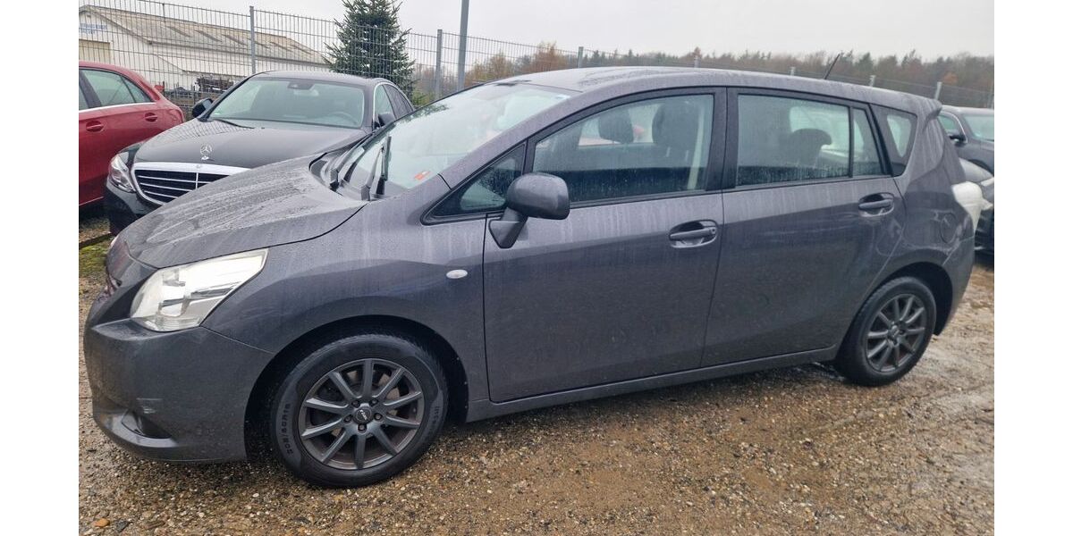 Toyota Verso 228.000 km 2.700 &euro; Frankfurt am Main 60487