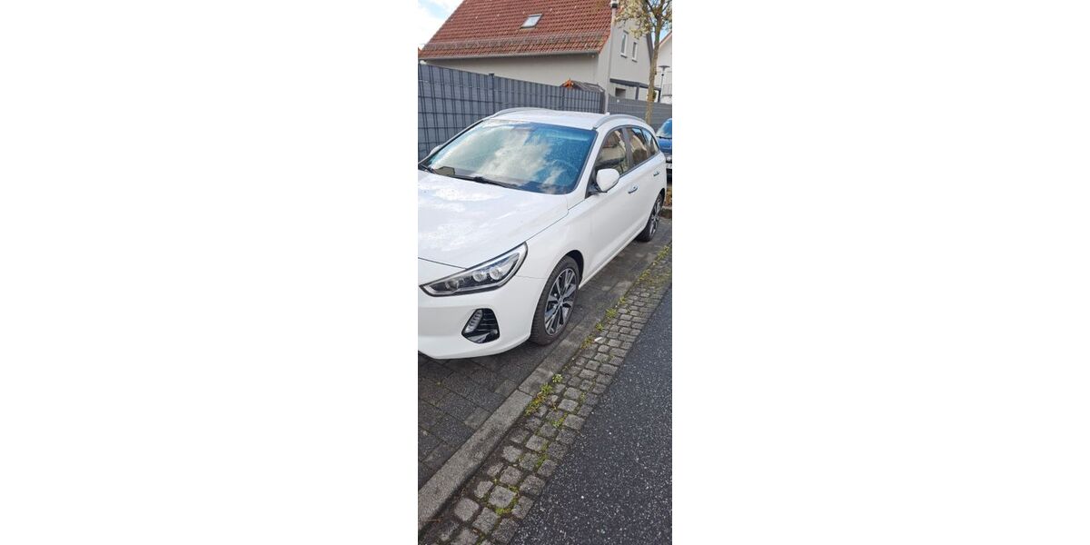 Hyundai i30 118.710 km 12.000 &euro; Raunheim 65479