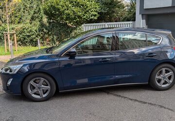 Ford Focus 92.919 km 16.100 &euro; Frankfurt am Main 60318