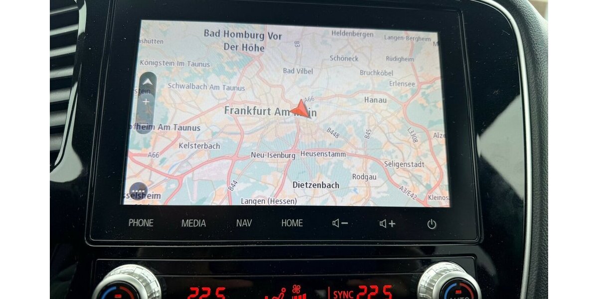 Mitsubishi Plug-in Hybrid Outlander Top 4WD/2Hd/TopZustand 139.100 km 17.999 &euro; Frankfurt 60386