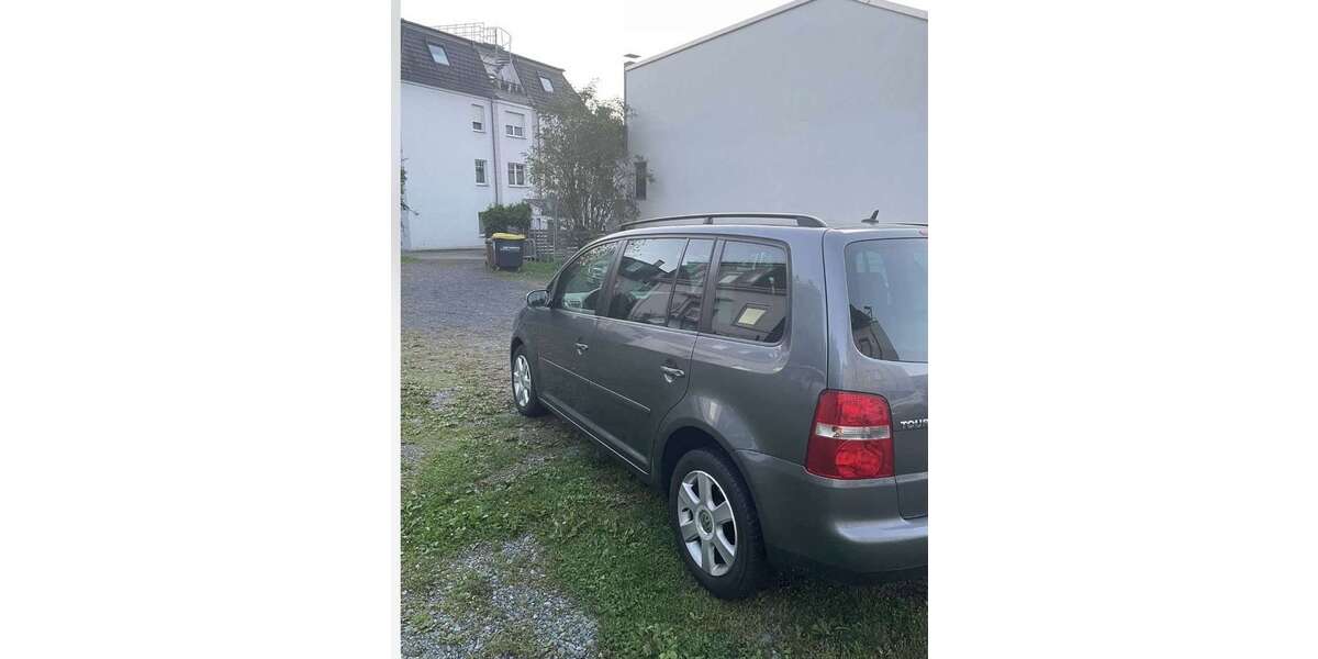 VW Touran 201.532 km 2.800 &euro; kelkheim 65779