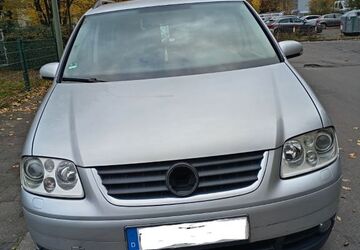 VW Touran 240.000 km 3.000 &euro; Offenbach am Main 63069
