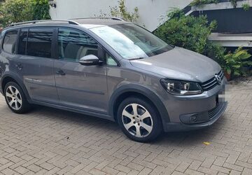 VW Touran 169.000 km 7.700 &euro; Offenbach 63067