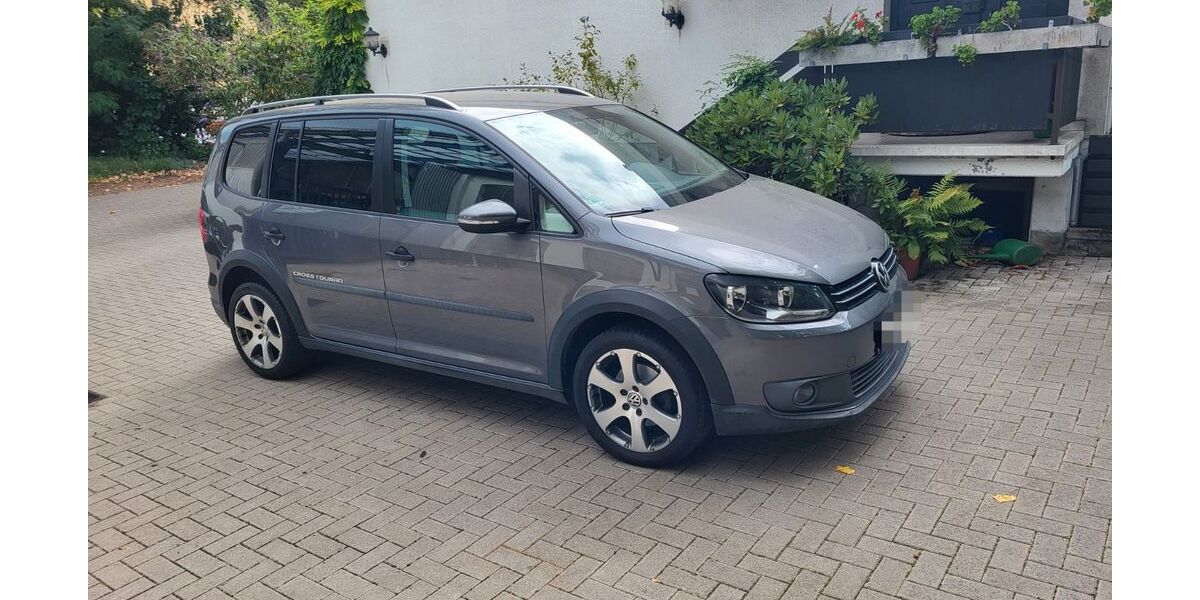 VW Touran 169.000 km 7.700 &euro; Offenbach 63067