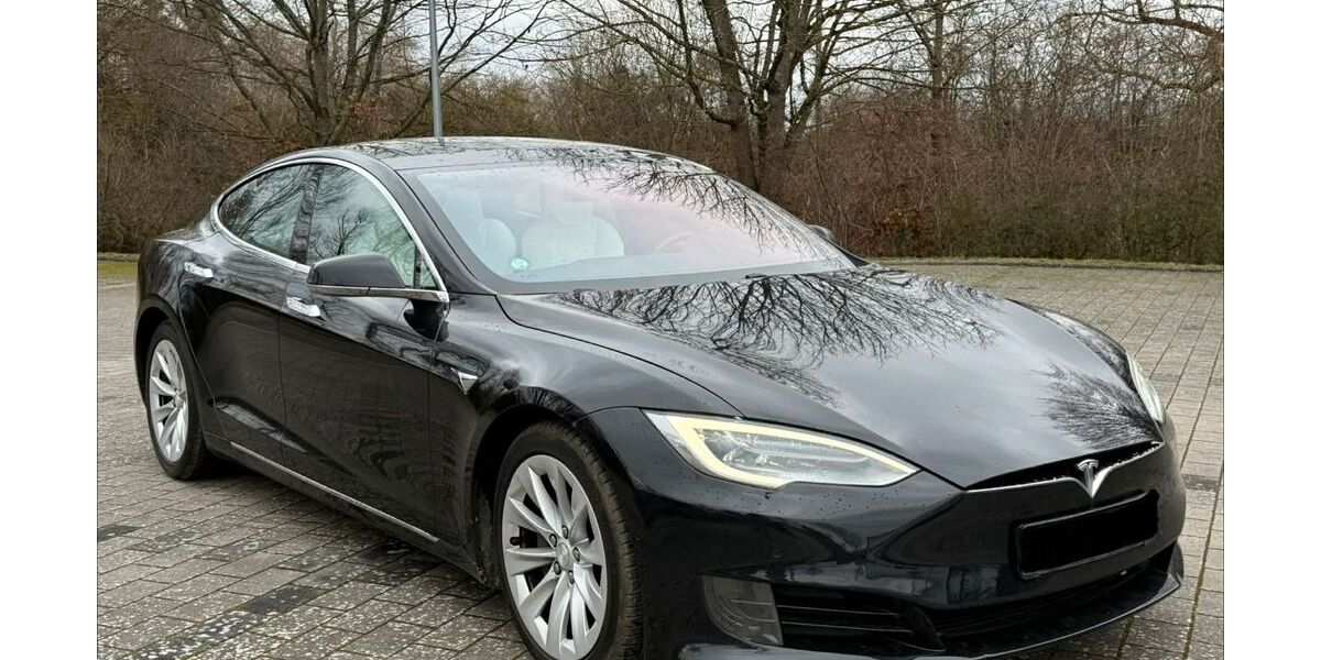 Tesla Model S 272.000 km 19.500 &euro; Alzenau 63755