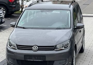 VW Touran 142.012 km 6.790 &euro; Offenbach am Main 63069